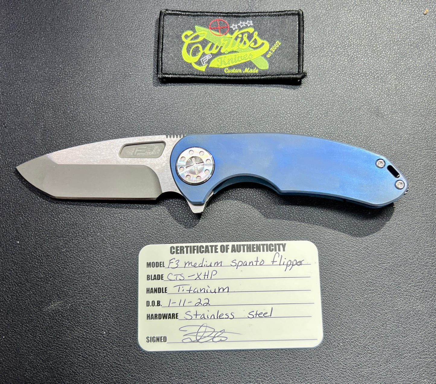 Curtiss – F3M-SPFL-ST/SL – F3 Med Spanto Flipper Slim – Folding Knife – CTS-XHP Stonewash Drop Point – Titanium – Battleworn Blue