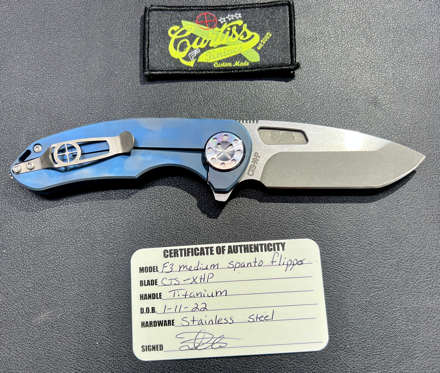 Curtiss – F3M-SPFL-ST/SL – F3 Med Spanto Flipper Slim – Folding Knife – CTS-XHP Stonewash Drop Point – Titanium – Battleworn Blue